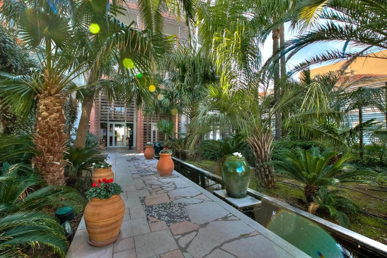 Penthouse Vue Mer Avec Rooftop,Jacuzzi,Et Parking Prive Antibes Exterior foto